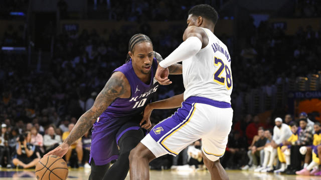 Sacramento Kings v Los Angeles Lakers 