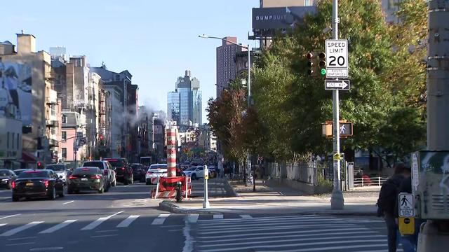 A 20 mph speed limit sign on Canal Street. 