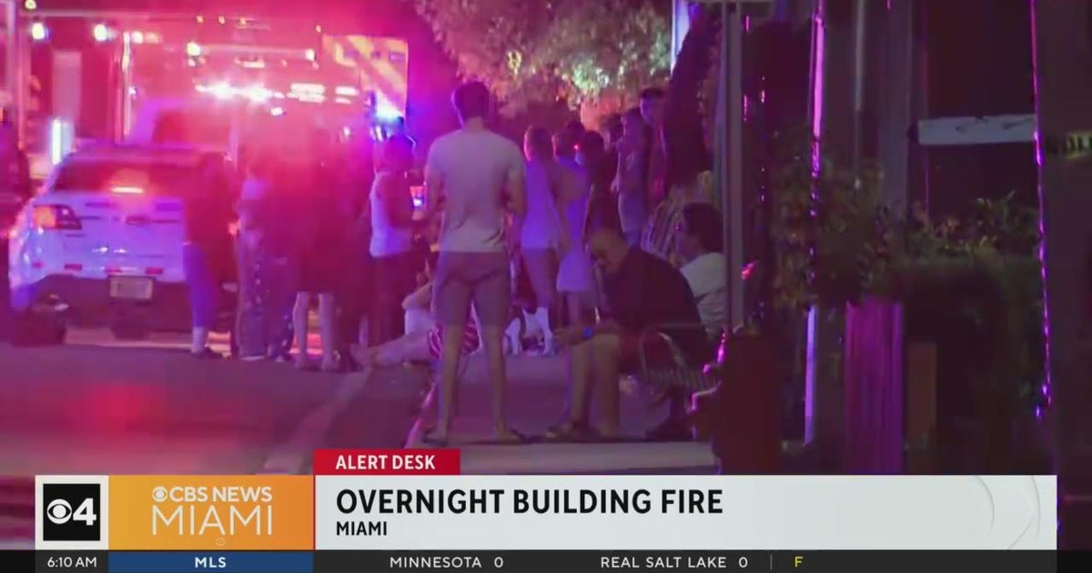 Fire at Miami apartment building, no injuries reported - CBS Miami