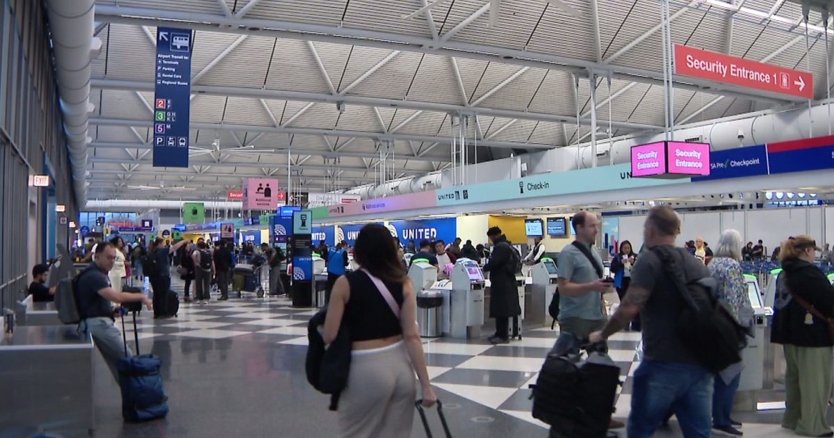 Travelers at O’Hare pleased to hear about new automatic refund rule for canceled flights