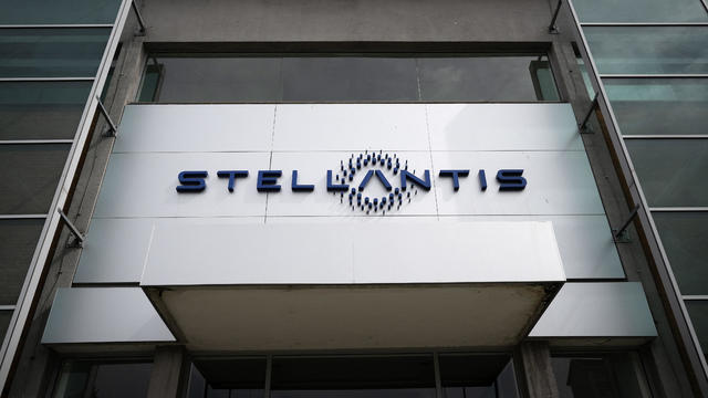 ITALY-ECONOMY-TRANSPORT-STELLANTIS-LOGO 