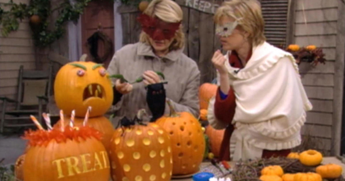 "Mornings Memory": Carving pumpkins with Martha Stewart