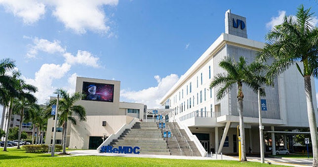 Miami Dade College offers discounted tuition online program for out-of-state students Miami Dade College offers discounted tuition online program for out-of-state students