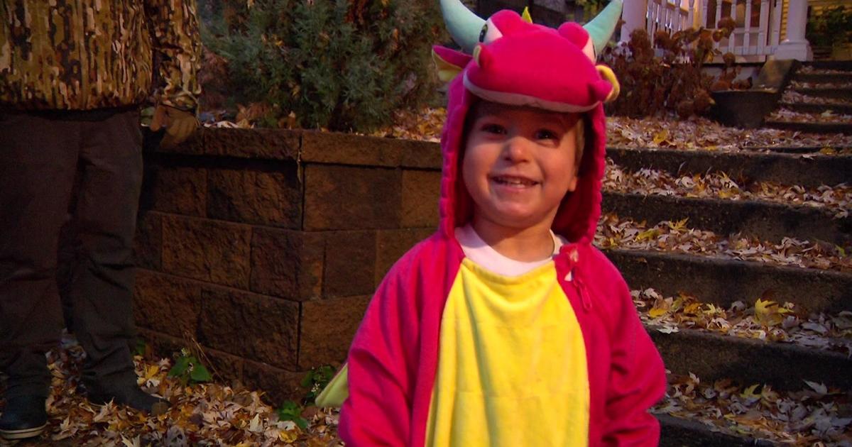 When it snows on Halloween, trick-or-treaters are happy about cold temperatures