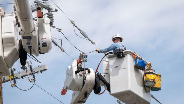 PG&E Crews Install Line Technology To Reduce Impact Of Public Safety Power Shutoffs 