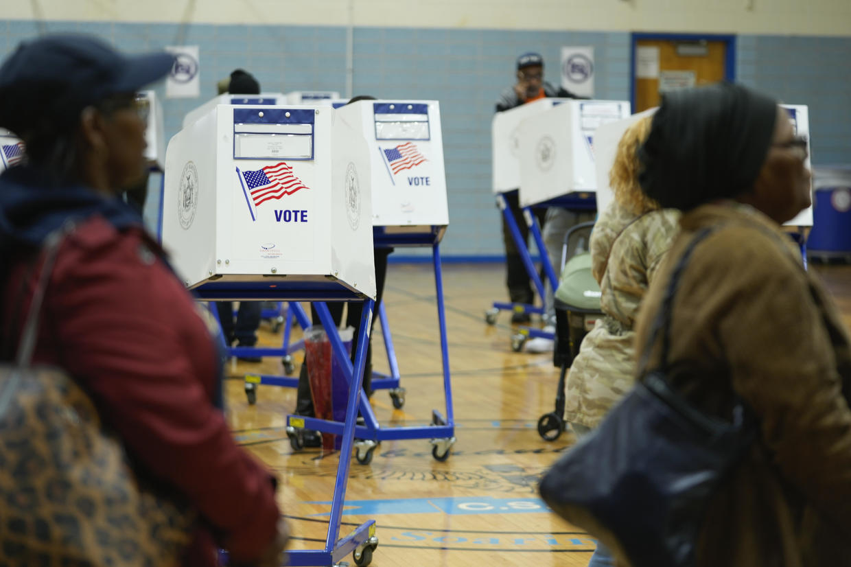 Some NYC voters report scanners in Queens took multiple tries