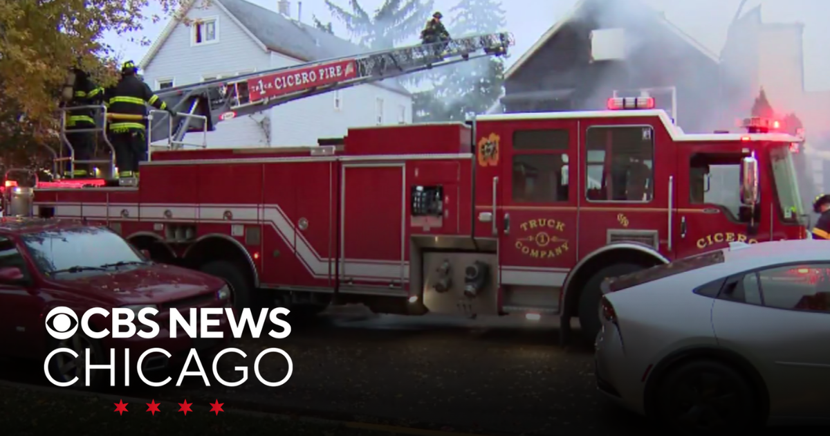 2 Chicago area family members killed in overnight house fire - CBS Chicago