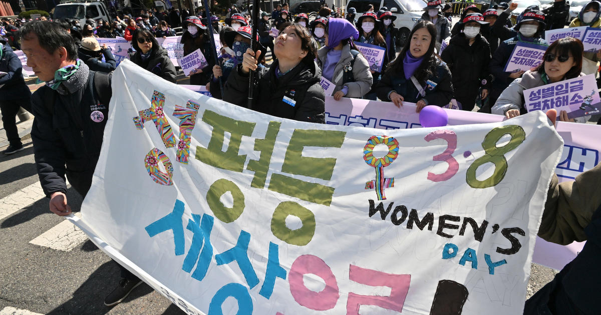 What is South Korea's 4B movement, and why is it trending in the US?