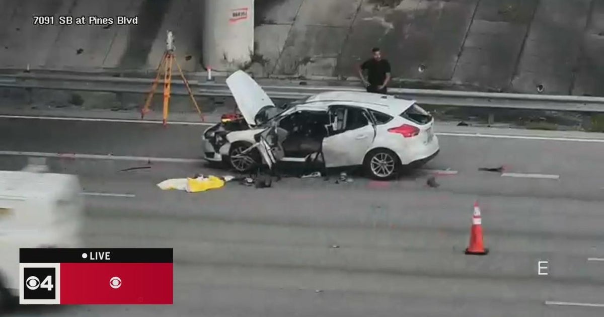 Fatal crash shuts down I-75 near Pines Boulevard - CBS Miami