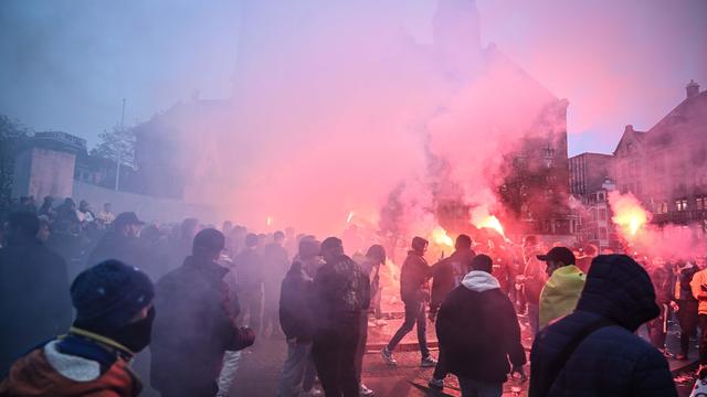 Pro-Israel Maccabi fans stage demonstration in Amsterdam, at least ten arrests 