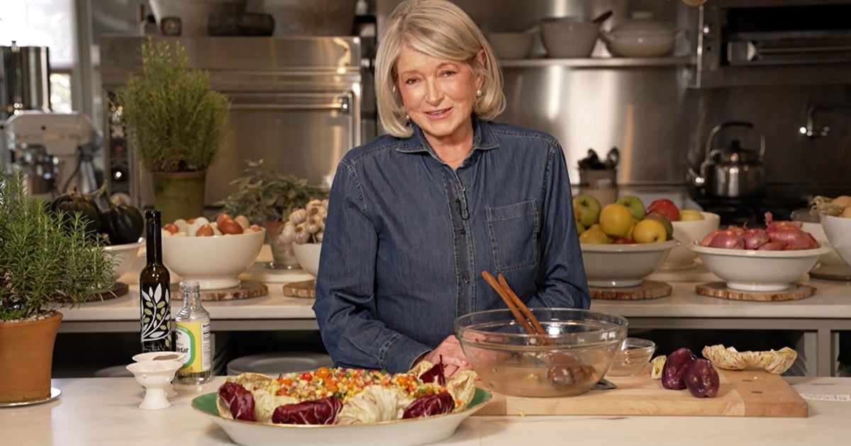 Martha Stewart prepares dishes from her 100th book - News Headlines