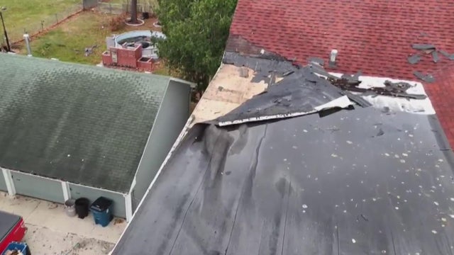 holly-tornado-damage-roof.jpg 