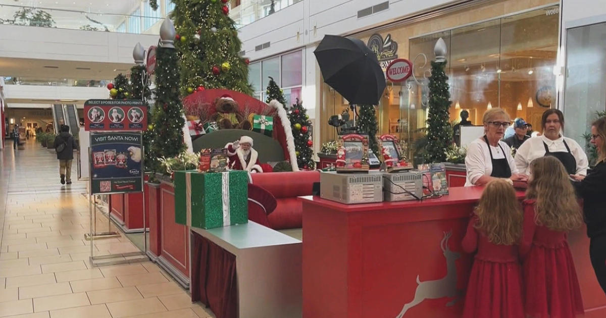 Christmas in full swing at Northshore Mall as holiday shopping season begins