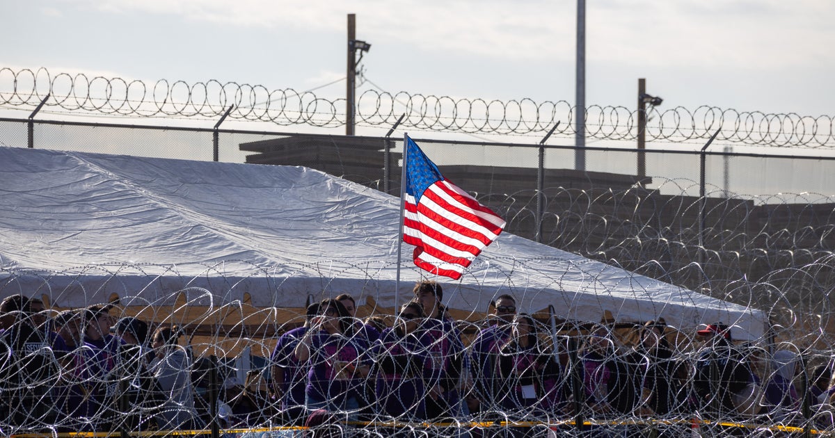 ABD'li seçmenlerin çoğu Trump'ın daha sert sınır politikalarını memnuniyetle karşılasa da, Trump'ın zaferi göçmenleri tedirgin ediyor