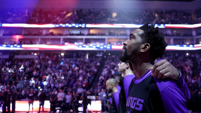 Toronto Raptors will retire Vince Carter's jersey on a night they play the Sacramento Kings 