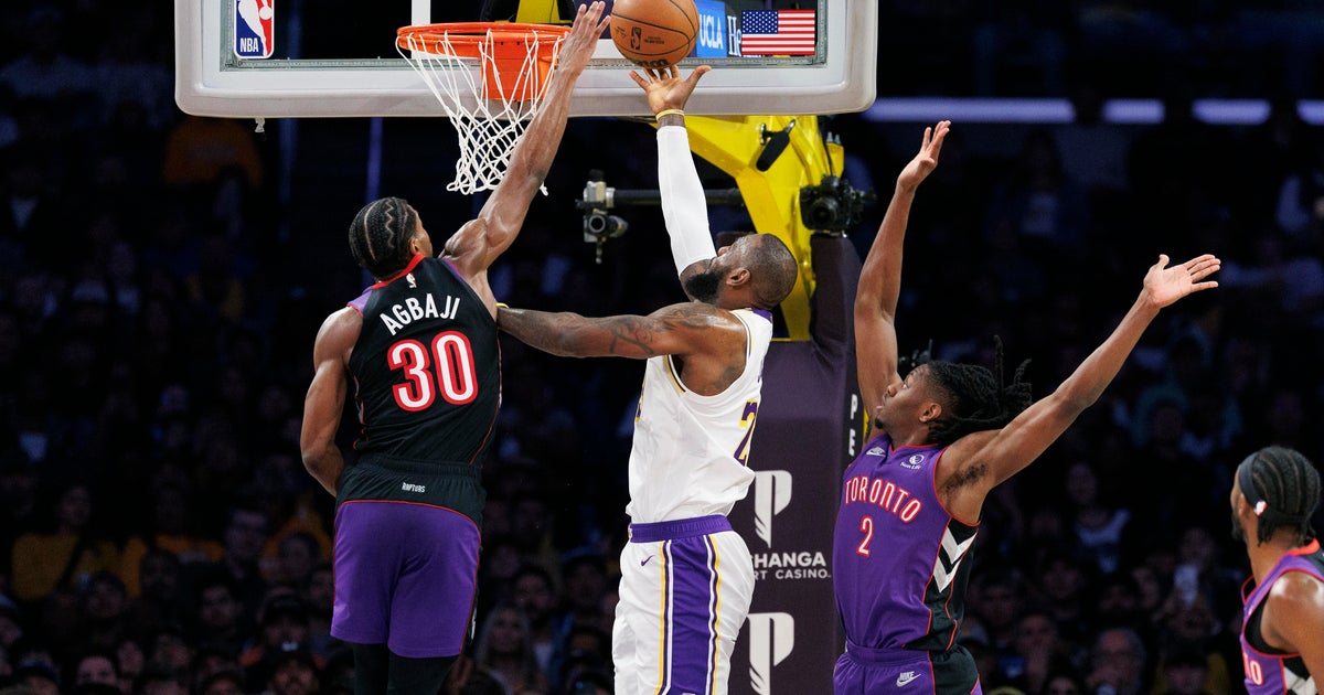 LeBron gets 2nd straight triple double Anthony Davis injured in Lakers 123 103 win over Raptors CBS Los Angeles