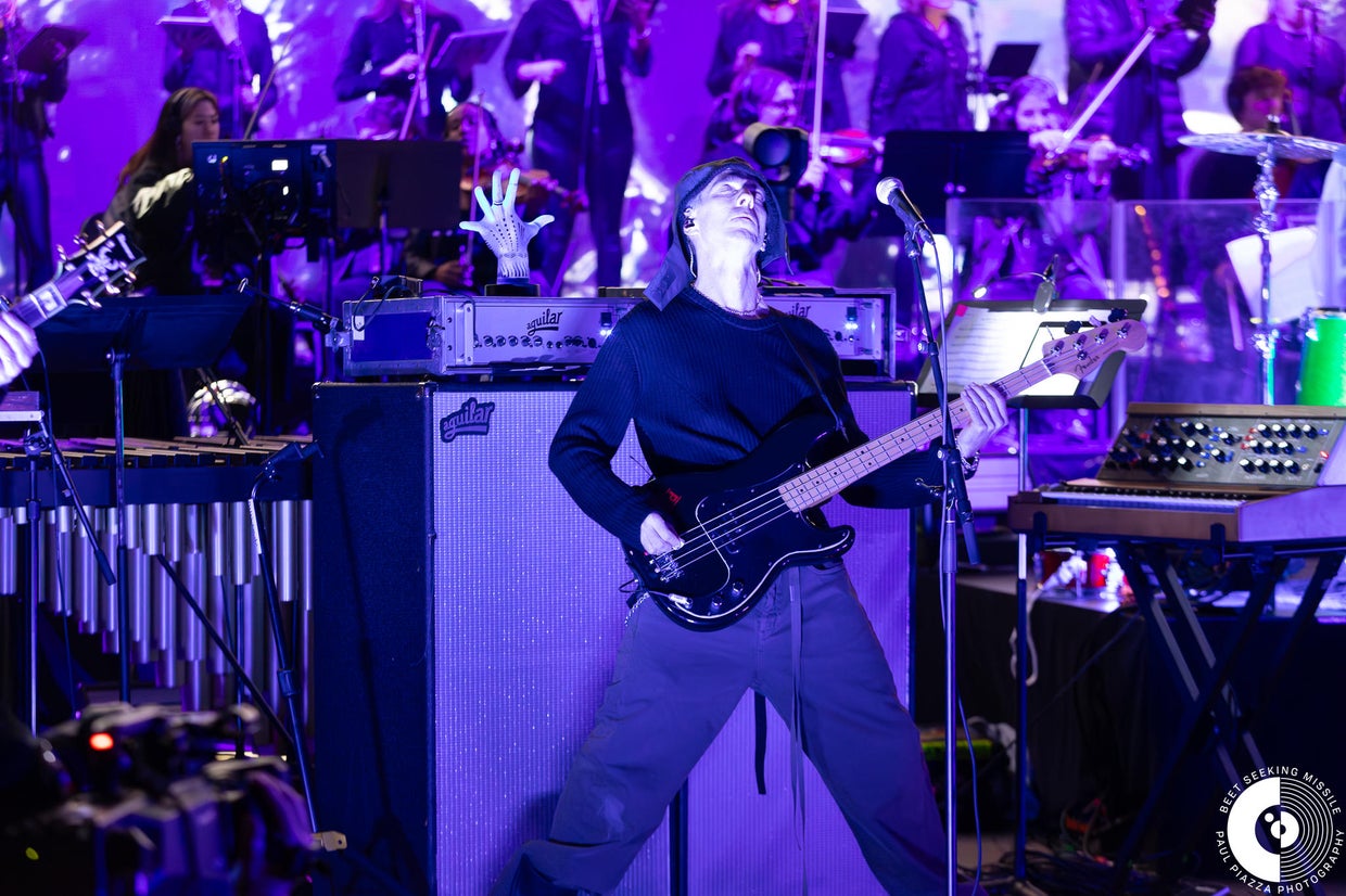 Danny Elfman performs at the Shoreline Amphitheatre 