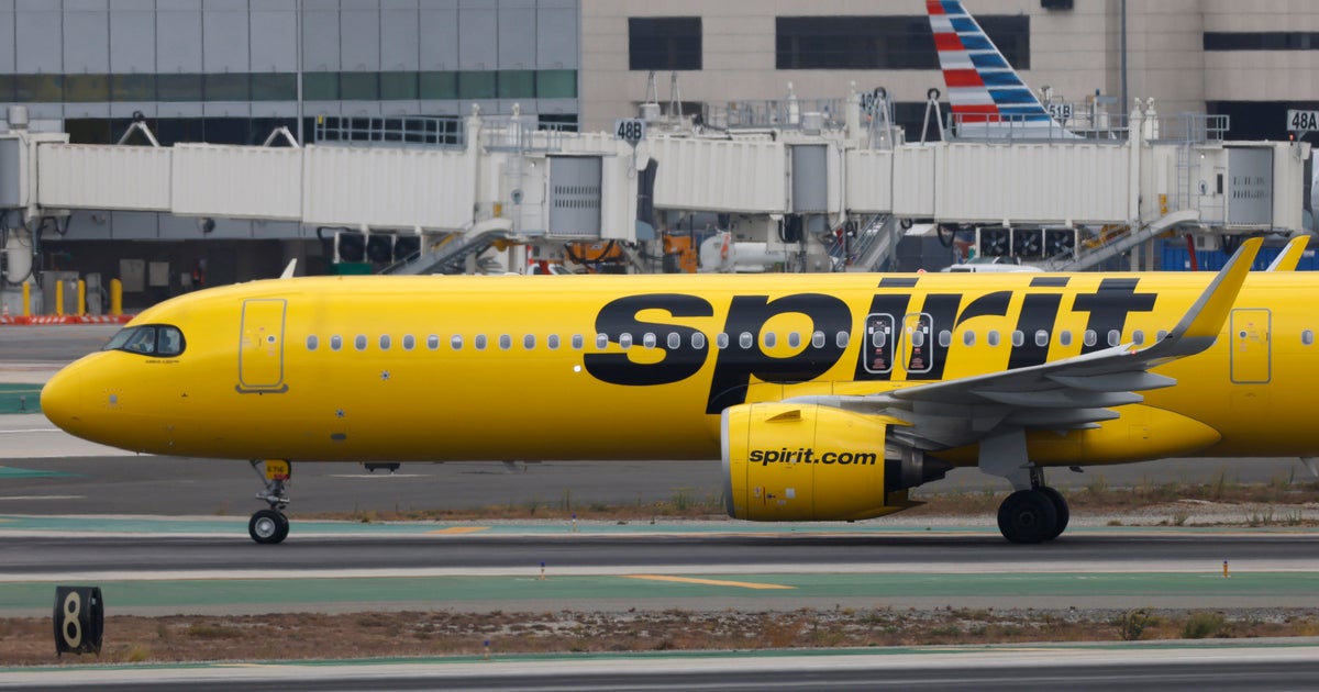 South Florida passengers react to Spirit Airlines filing for bankruptcy