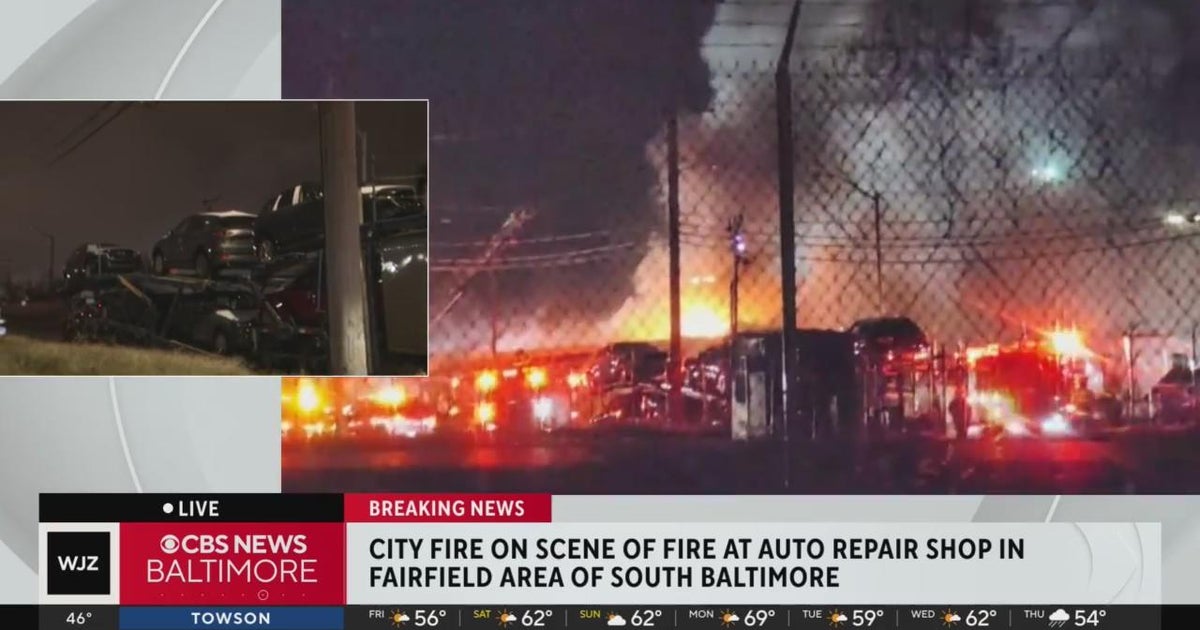 Crews battle large fire in South Baltimore - CBS Baltimore