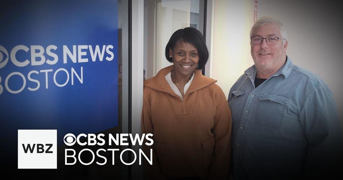 2 WBZ-TV employees celebrate 25 years at the station