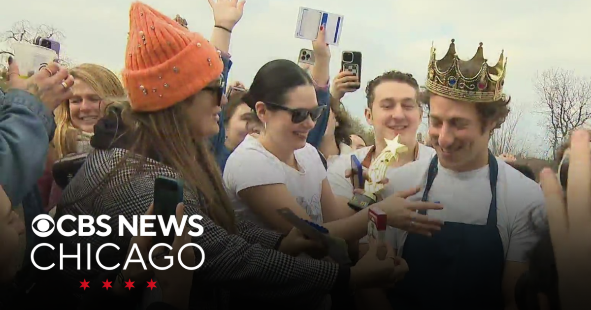 Jeremy Allen White lookalike contest held in Humboldt Park