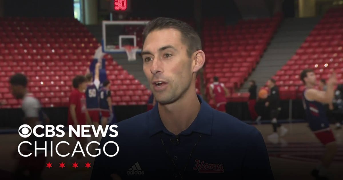 UIC head coach Rob Ehsan brings new energy to the men’s basketball team