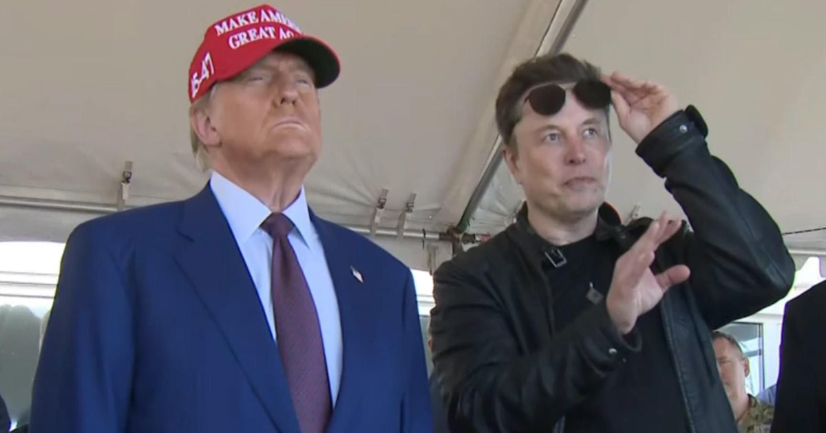 Trump, yönetime personel alımına devam ederken roket fırlatma için Musk'a katılıyor