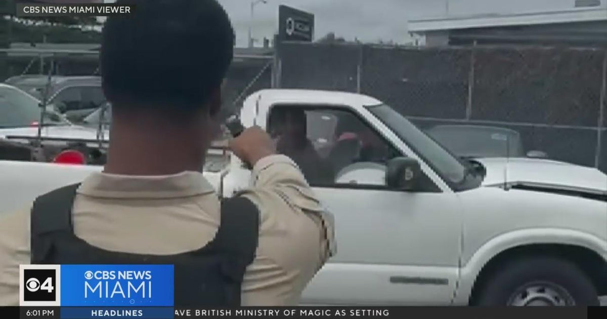 Man arrested after wild police chase in Miami-Dade, several cars ...