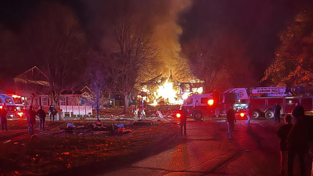 At least 2 injured in explosion at condominium building in Oakland County, Michigan 