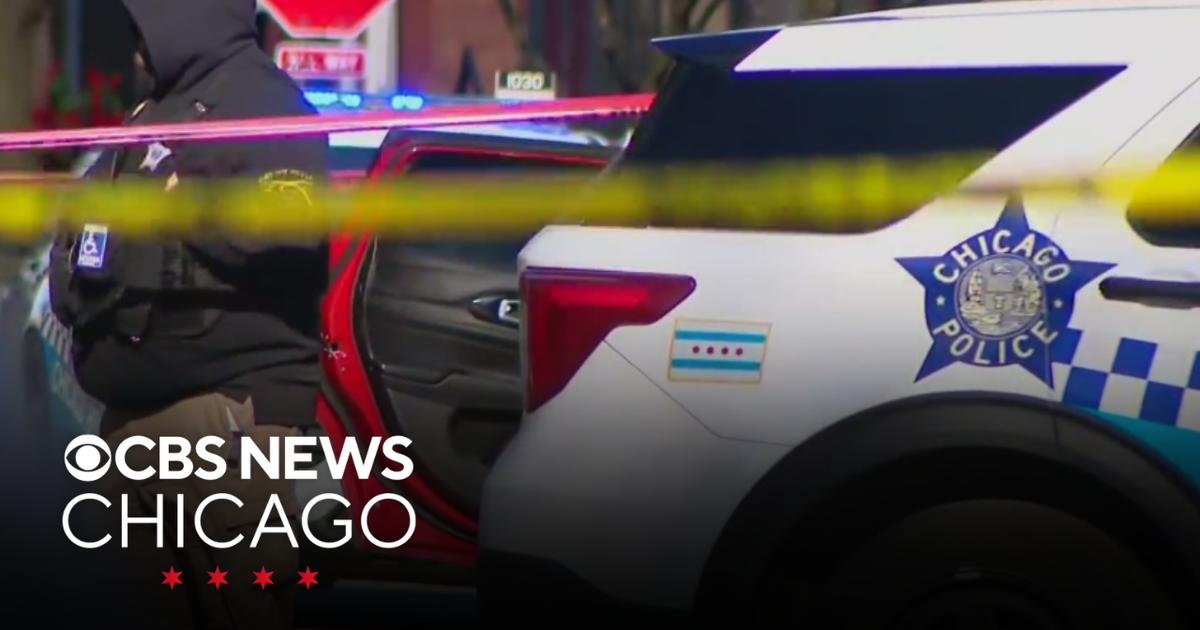 Man killed, baby grazed in shooting on Chicago's West Side - CBS Chicago