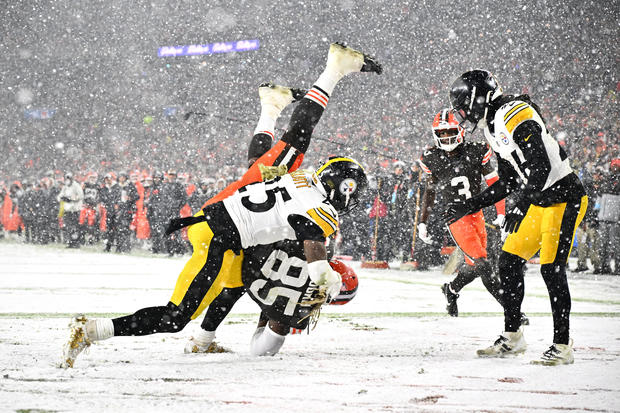 Pittsburgh Steelers v Cleveland Browns 