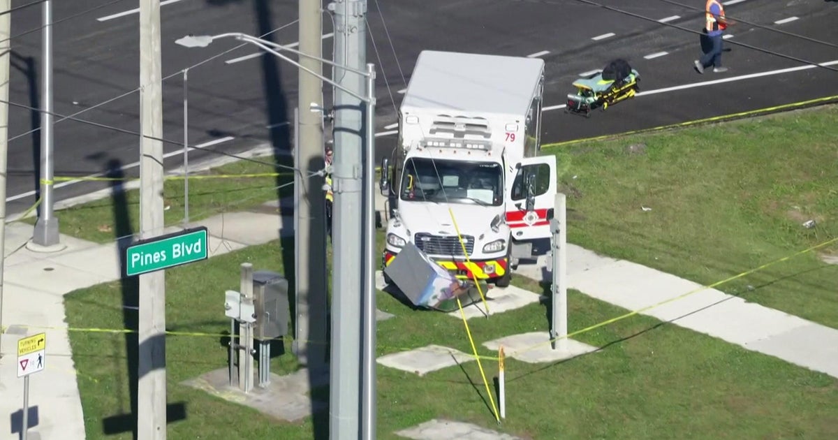 Multi-vehicle crash involving rescue vehicle closes part of Pines Boulevard Multi-vehicle crash involving rescue vehicle closes part of Pines Boulevard