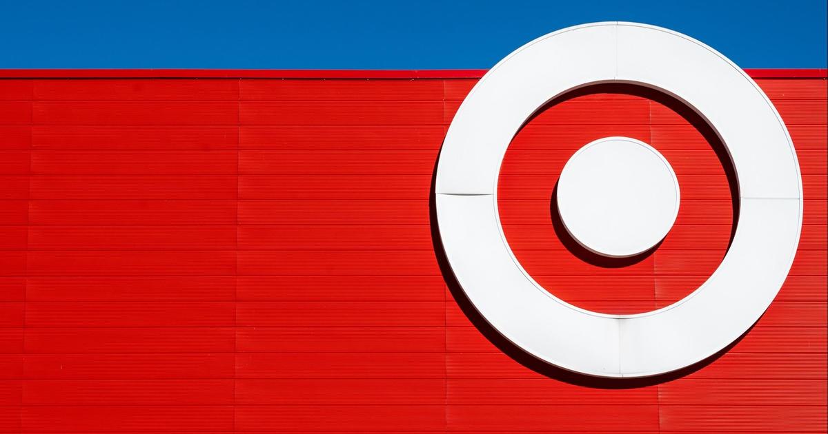 Target struggles, Walmart sees strong sales in Q3 earnings reports