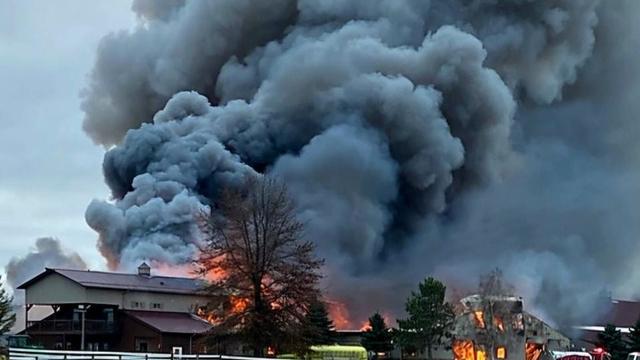 10p-vo-winona-barn-fire-wcco6jjk.jpg 