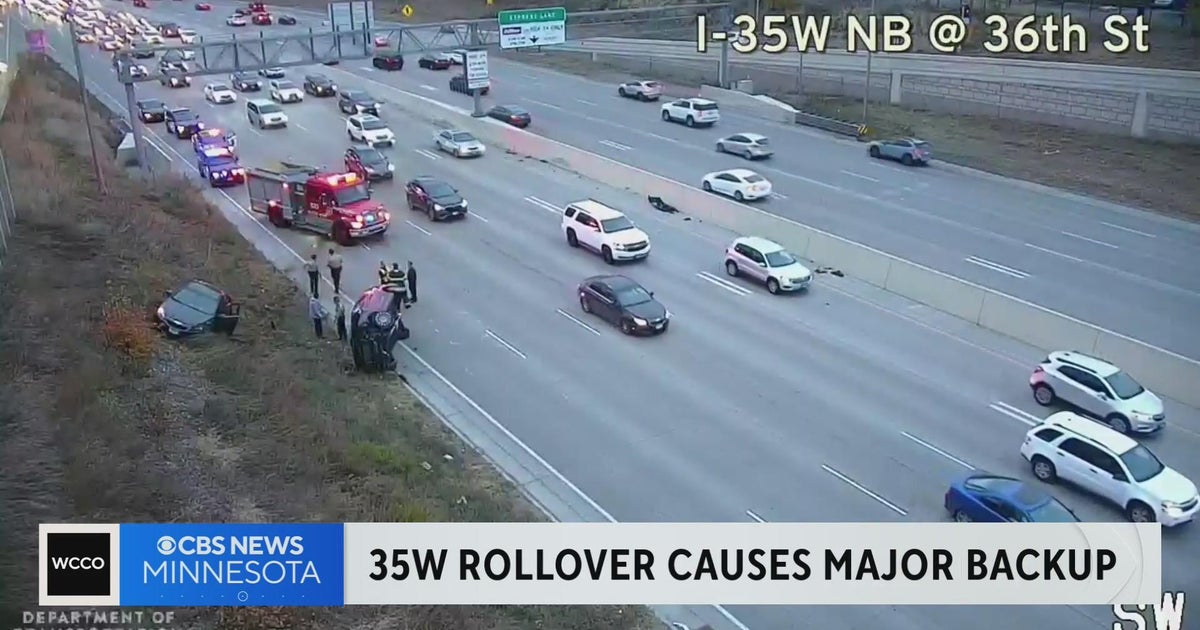 Rollover crash on 35W causes backup - CBS Minnesota