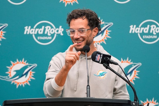 Patriots Dolphins Football