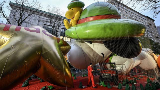 Thanksgiving parade balloon inflation 2023 in New York 