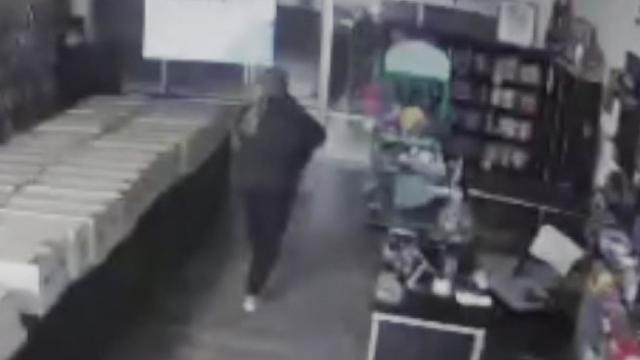 west-sac-comic-store-burglary.jpg 