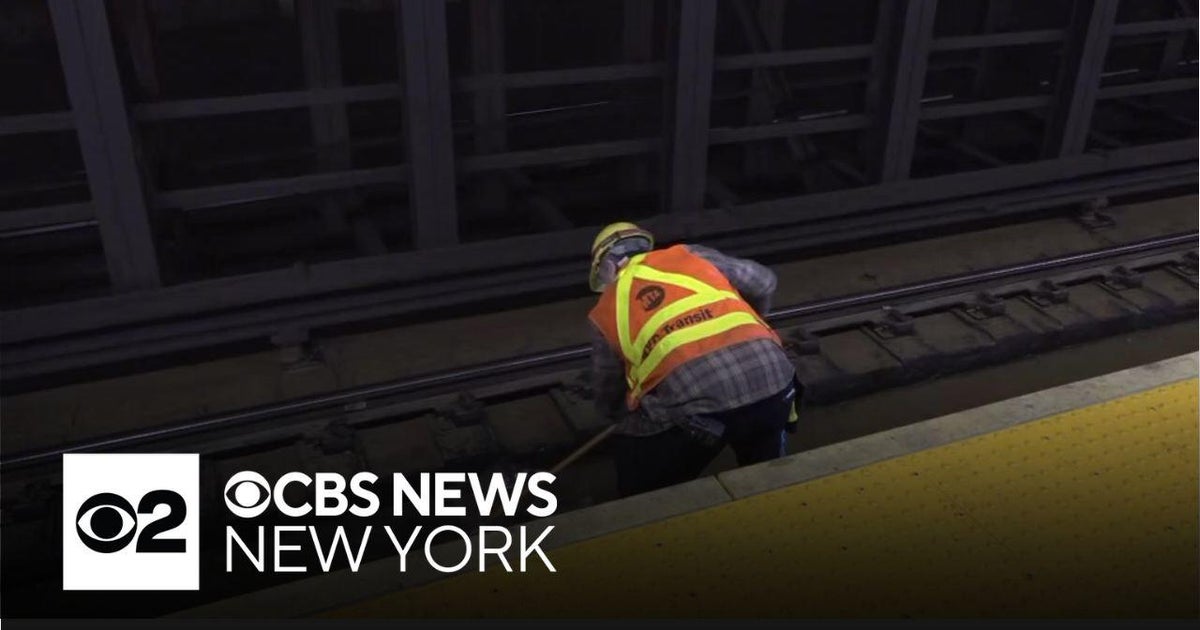 Subway service disrupted by Upper West Side water main break - CBS New York