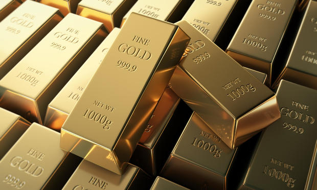 Should seniors invest in gold in 2025? Here’s what experts say