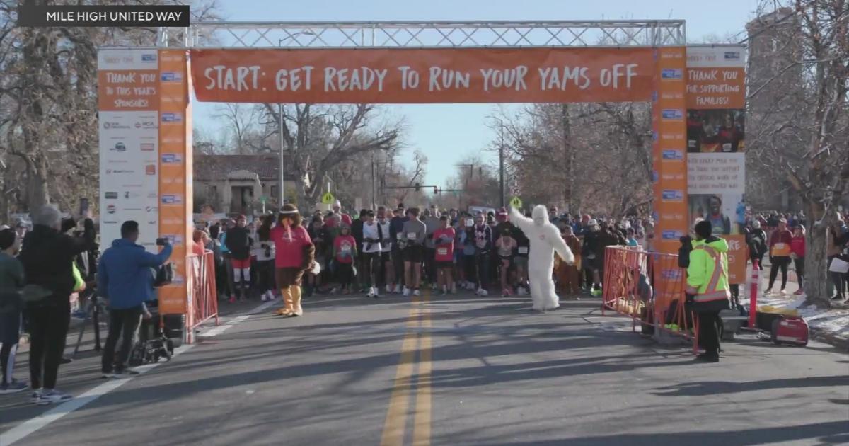 Nearly 10,000 runners hit Denver streets for the annual Mile High United Way Turkey Trot