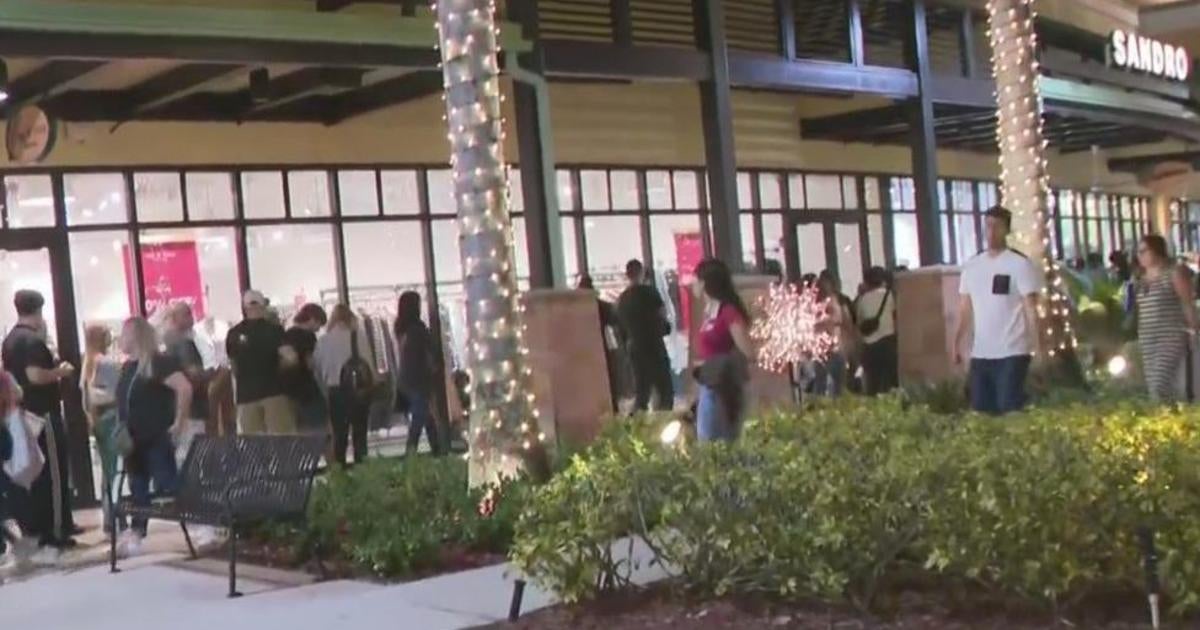 Black Friday shoppers line up before dawn at Sawgrass Mills