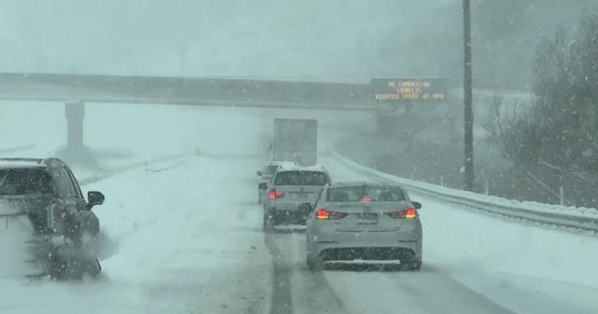 Eye Opener: Winter weather complicates post-Thanksgiving travel