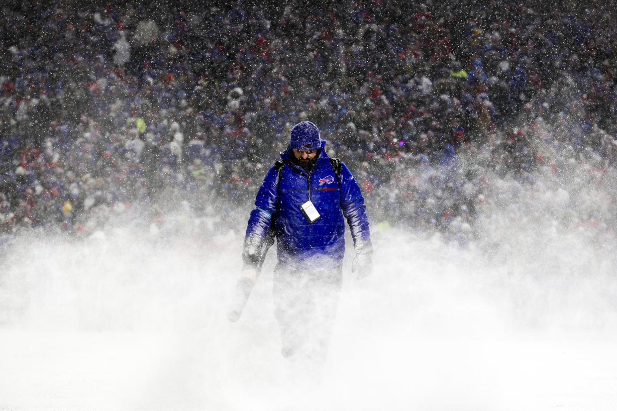 Major snowstorm blankets parts of U.S. over Thanksgiving weekend CBS News