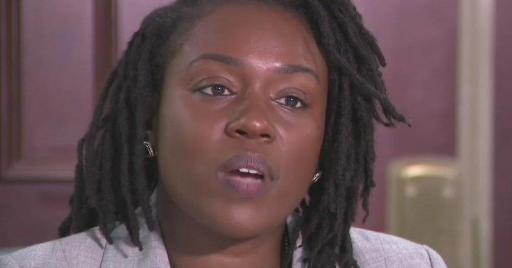 Police lieutenant files lawsuit against city - CBS Miami