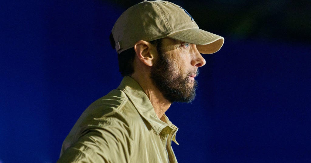 cbsnews.com - Eric  Henderson - Ex-Eminem employee pleads guilty to selling rapper's unreleased music for about $50,000