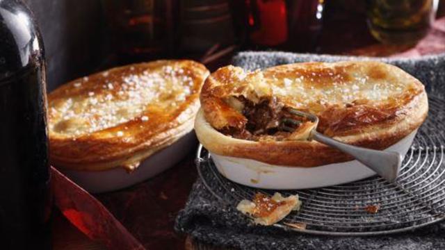 steak-and-ale-pie-702544433.jpg 