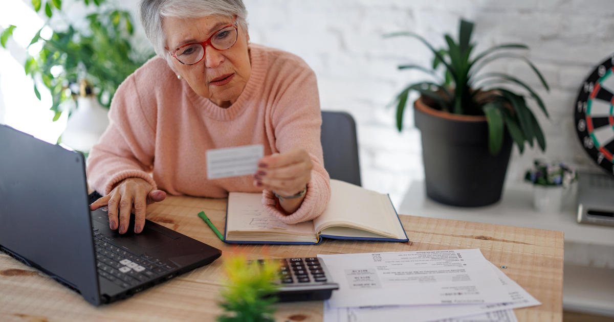 3 Ways Seniors Can Reduce Their Credit Card Debt by 2025