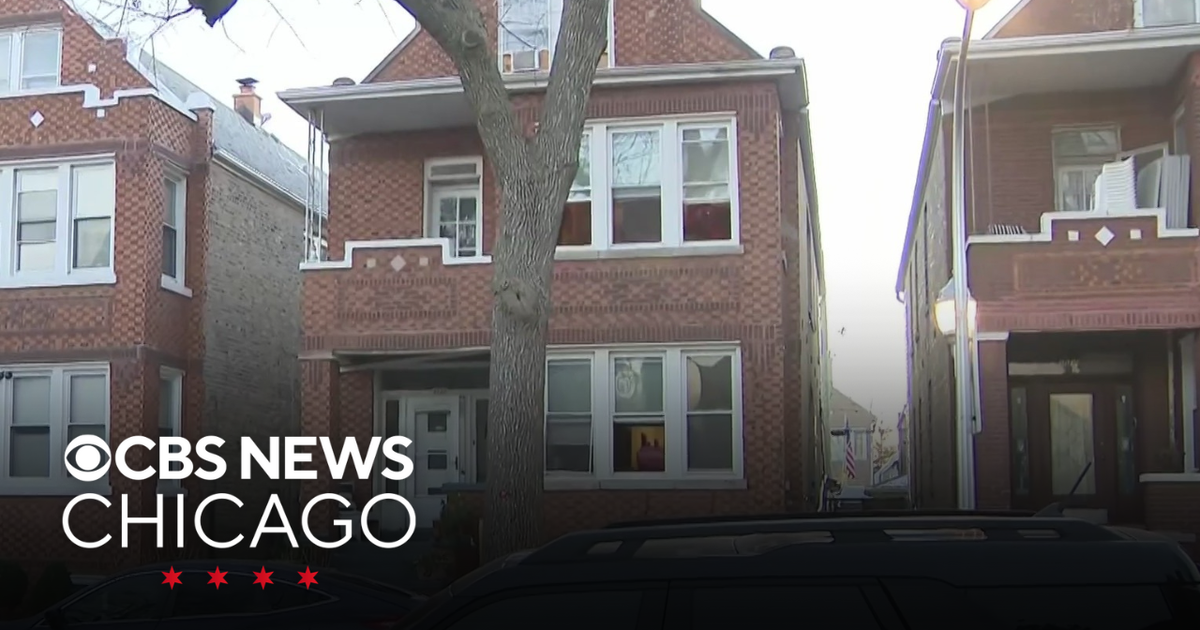 Man dies after apartment fire in Brighton Park - CBS Chicago