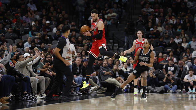 Chicago Bulls v San Antonio Spurs 